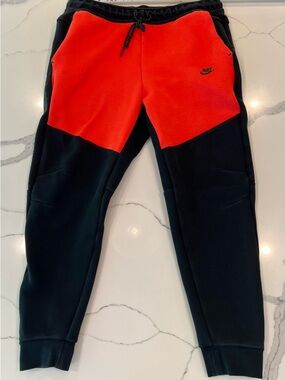 Nike Mens Tech joggers Black and Red
